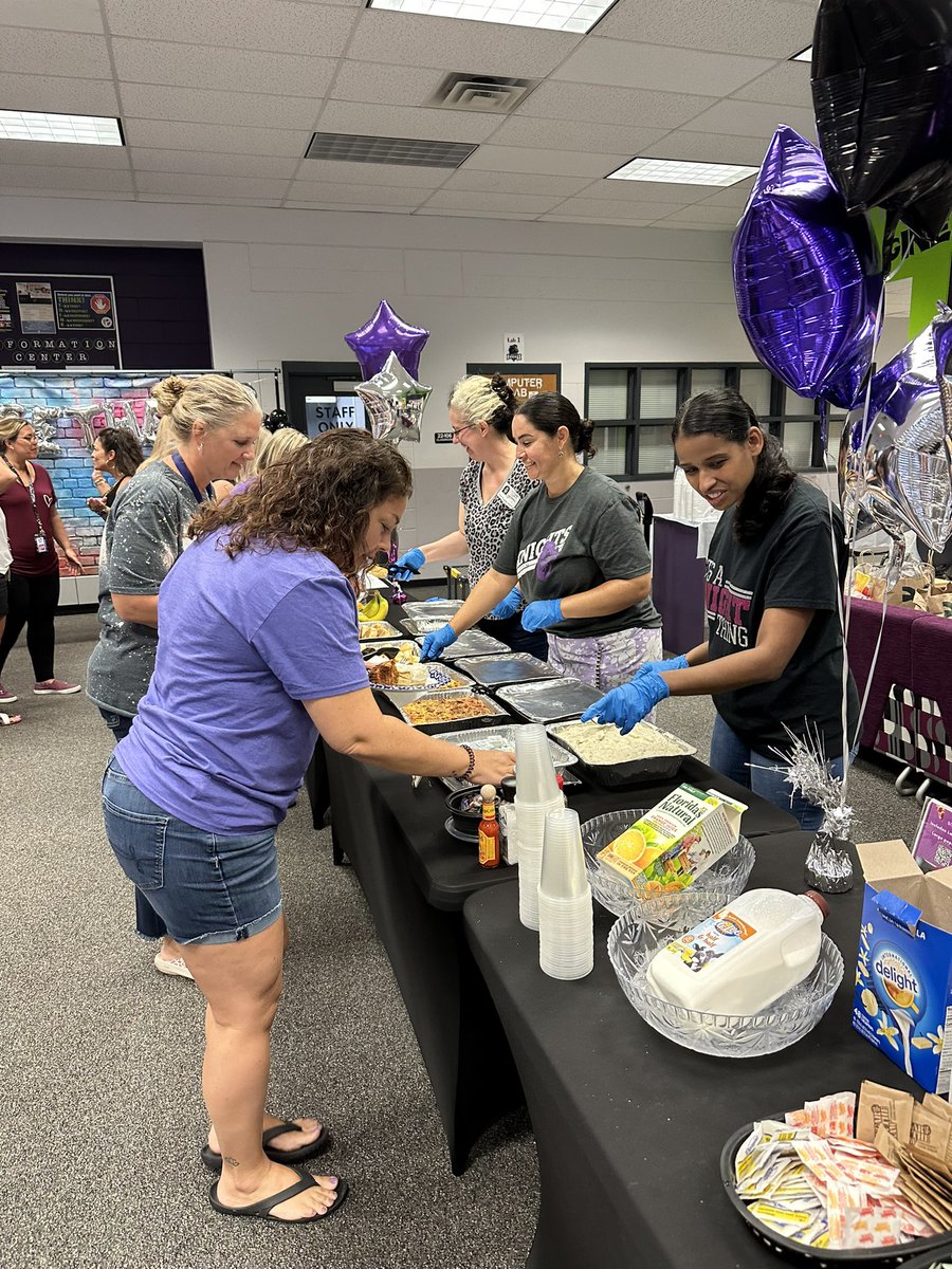 Thank you to <a href="/RiverRidgeMSPTA/">RiverRidgeMSPTSA</a>, Cracker Barrel, &amp; Starbucks for supporting the <a href="/RRMSRoyalKnight/">RRMS</a> staff welcome back breakfast! #RaisetheBar #WeAreRoyal
