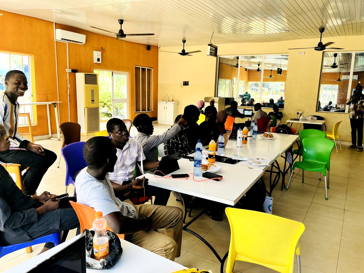 gdgoc_unilorin's tweet image. We're live 🎊🎊
The community members at GDSC Unilorin Live at Solutions Challenge Demo Day 2023 watch party 🎊🎊🎊
#solutionchallenge #gdsc_unilorin @Geektutor #DeveloperStudentclubs #DemoDay2023