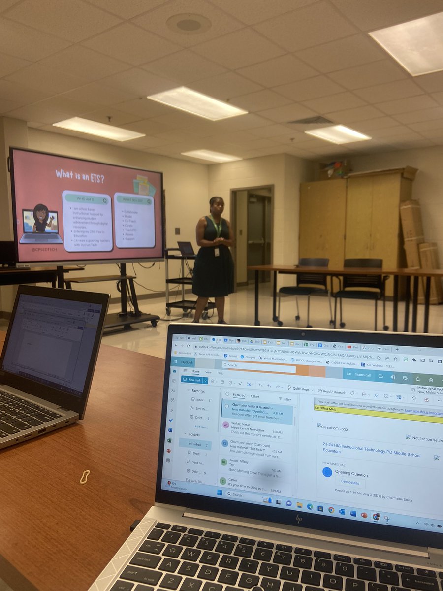 Participated in a PD on instructional technology with our Hollis ETS @cpsedtech 
#BookCreator
#BecomingTheNext 
#be2hollis
#teacherlife 
#yearseveninprogress
