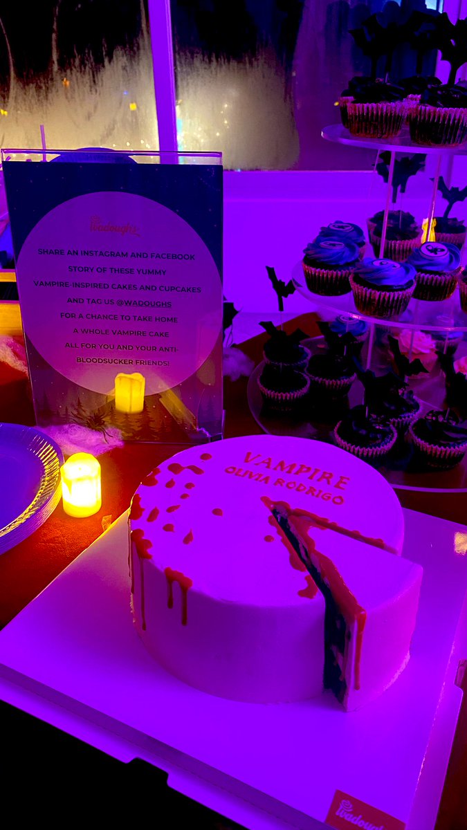 Allieeers's tweet photo. thank you so much for the invite, @UMUSICPH π«Ά
fun night with the livies!!!! we love you @oliviarodrigo π§ββοΈ
#ORVampFireNight https://t.co/Ej2pdYKjSc