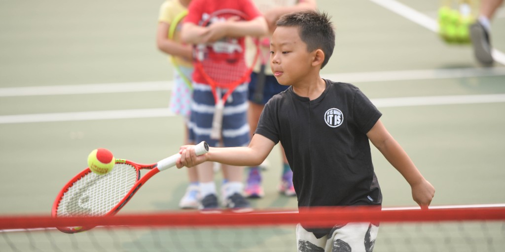 SSASummer's tweet image. Each of our Focus Camps, for students in grades K-5, is focused on specific skills to help develop your child's mind, body and spirit. This week, campers served up some good times in Tennis Camp! 🎾 #SSASummer @shady_side