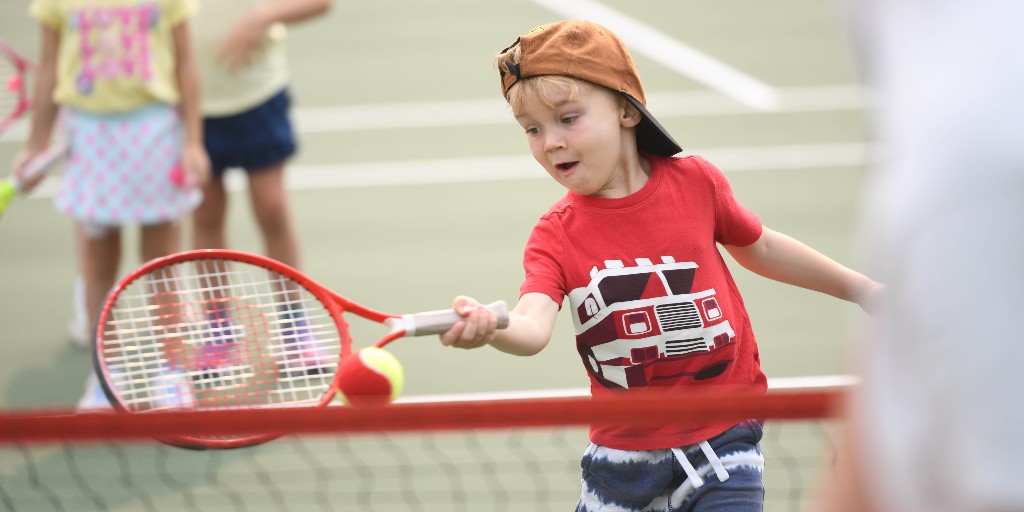 SSASummer's tweet image. Each of our Focus Camps, for students in grades K-5, is focused on specific skills to help develop your child's mind, body and spirit. This week, campers served up some good times in Tennis Camp! 🎾 #SSASummer @shady_side