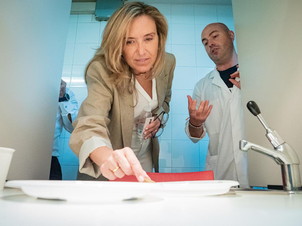 belindaleonf's tweet image. Hemos visitado el Centro Tecnológico Empresarial Alimentario (CTIC-CITA) y la semana pasada el Centro Tecnológico del Calzado (CTCR), con sede en Arnedo.

Hay un compromiso firme del Ejecutivo regional por reforzar y potenciar estos centros.
@lariojaorg