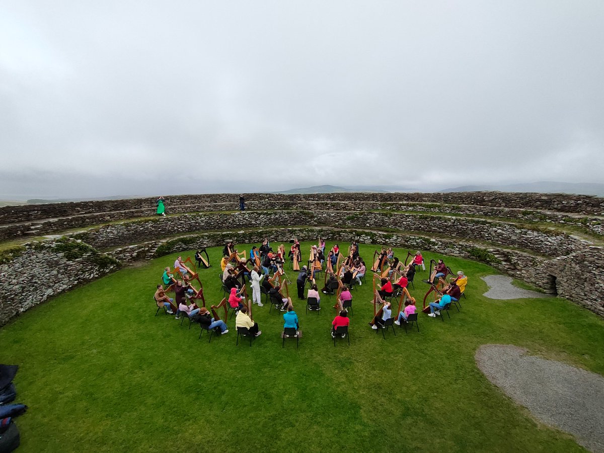 Morning well spent filming ahead of our #HarpersGathering concert tonight in Moville with @MartinTourish and @TrionaMarshall  

Ticéid | Tickets: eventbrite.ie/e/cruinniu-na-…