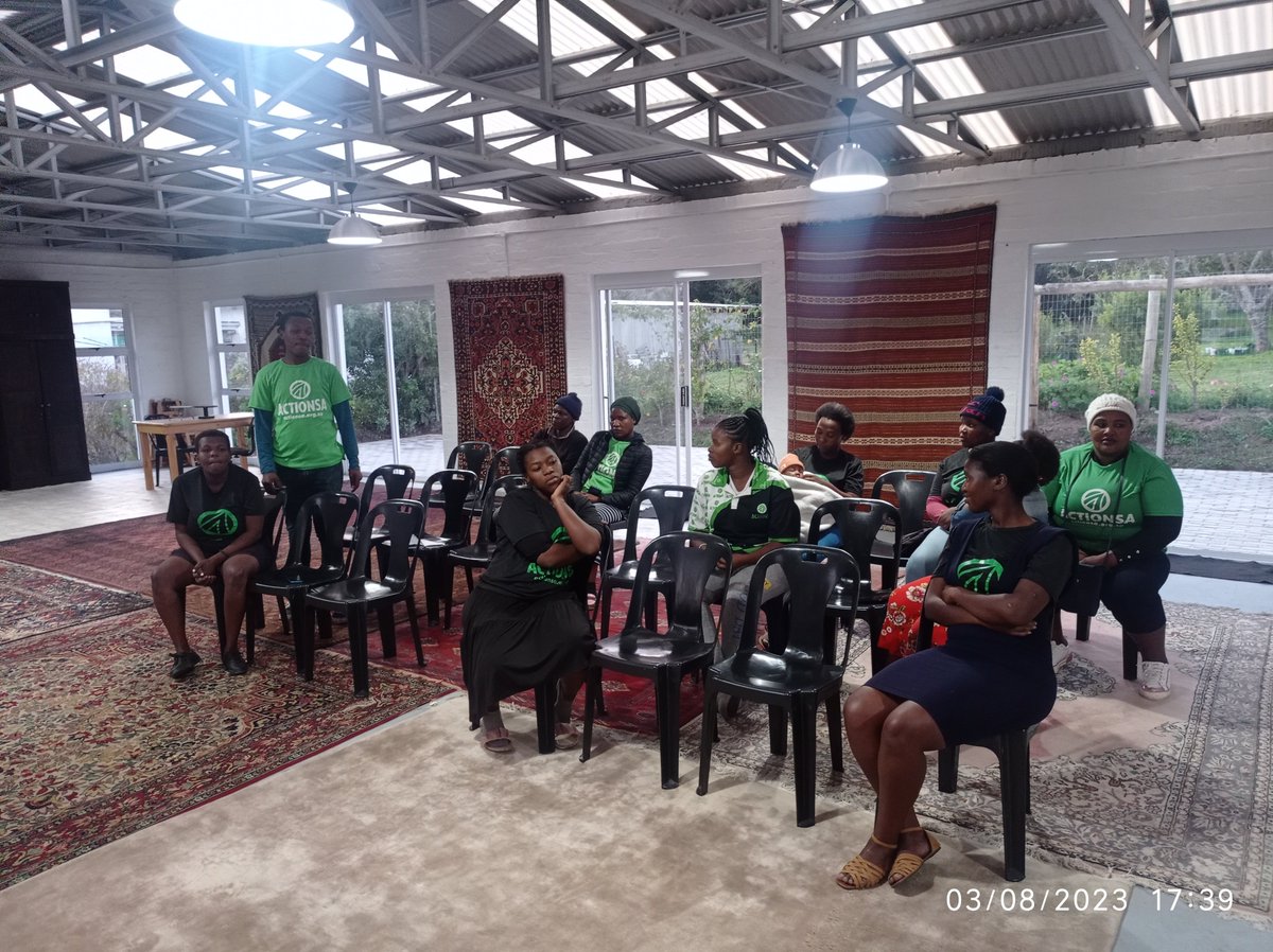 pierrelerouxza's tweet photo. Chairpersons of Ndlambe wards 5, 6 and 7 and their committees met this evening in Bathurst to plan  branch meetings and activities for August. Big thank you to Ravats Persian Carpet Gallery in Bathurst for the venue. @ActionSA_SarahB  @ActionSA_EC 💚🙏🏽🇿🇦 https://t.co/xmpKroRQy6