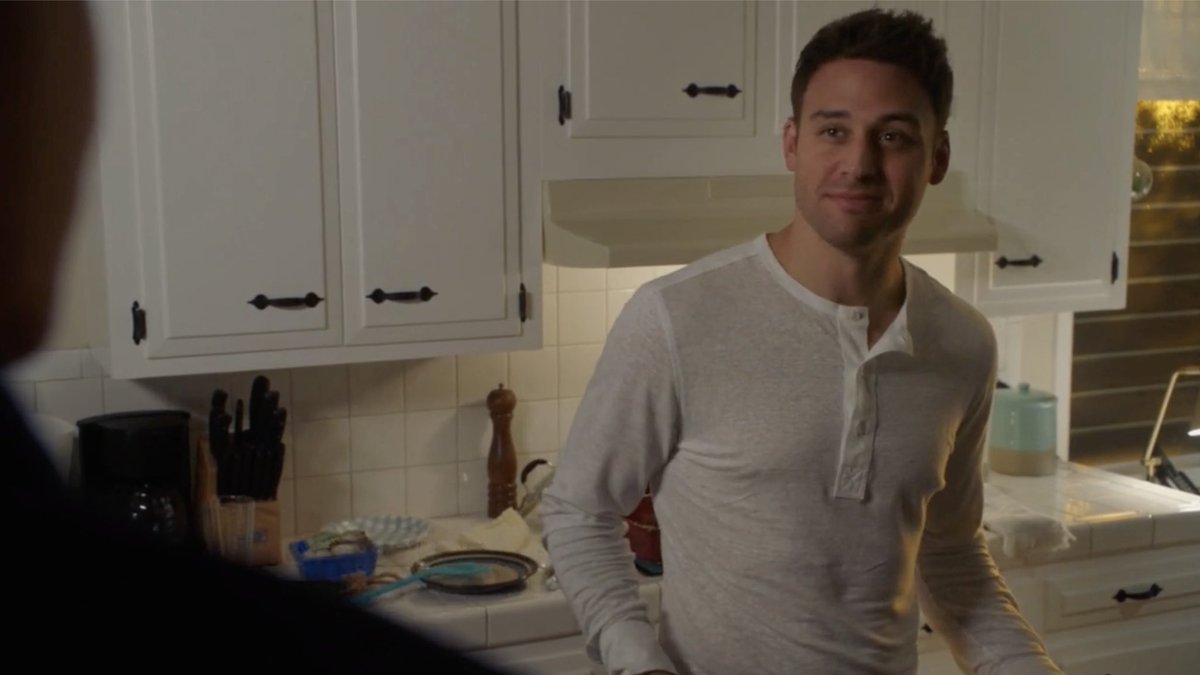 blorbodiaz's tweet image. holding on for dear life