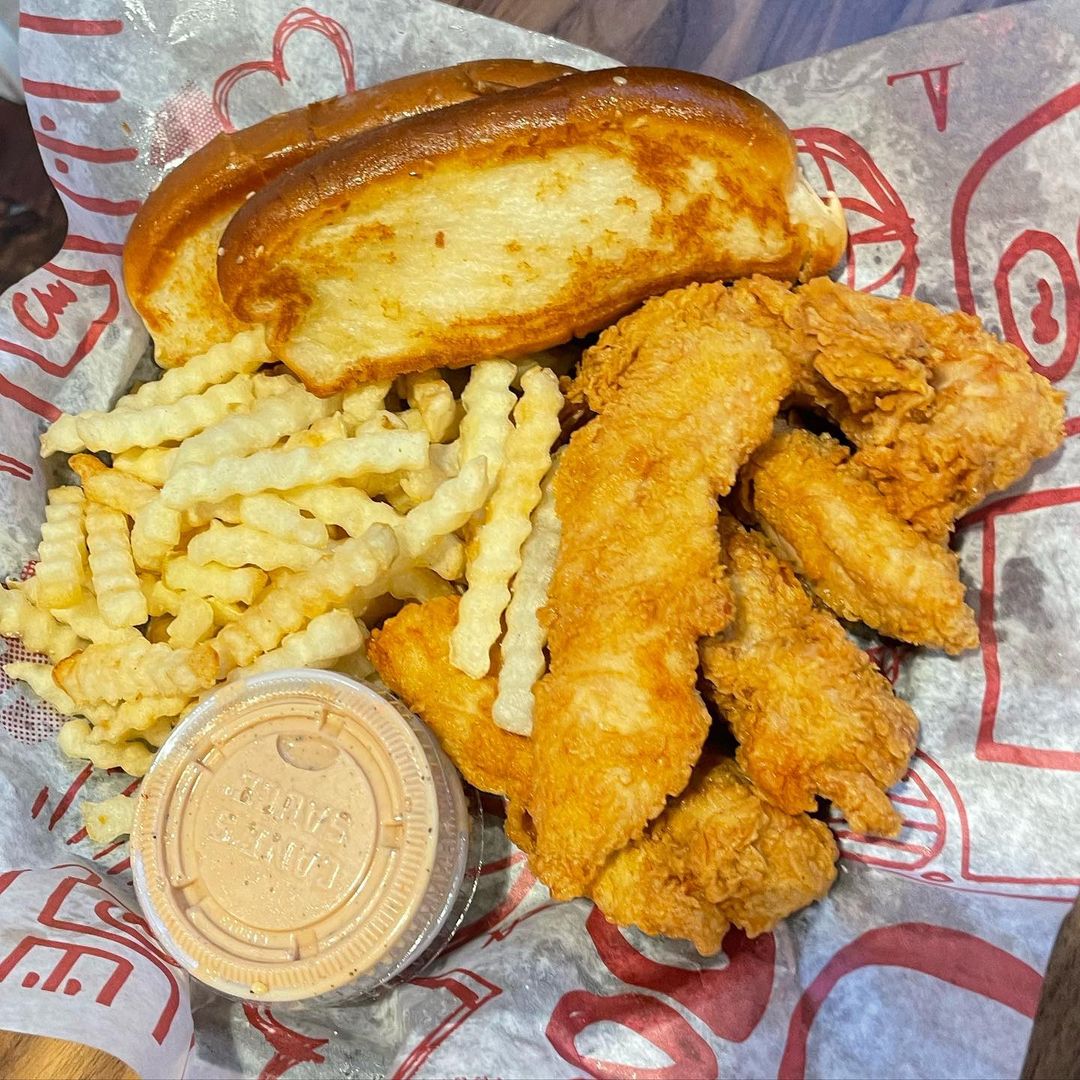 Raising Cane's tweet media