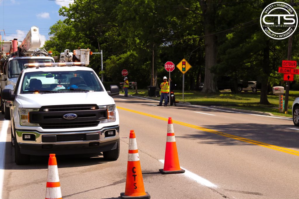 SafetyCustom's tweet photo. Navigating Roads with Safety at the Core! 🚦🚧 We ensure smooth flow and top-notch safety for all. #TrafficMasters #SafetyFirst #RoadWarriors
#CTS https://t.co/LFGIStt0dG