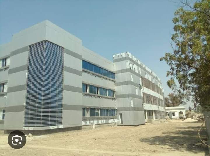 Dilmuradpyo's tweet photo. #biut which has been set up by Sindh government to provide dialysis and modern robotic OT facilities to neck patients in neighboring areas including Shahid Benazirabad,which will be formally inaugurated by provincial health minister @AzraPechuho whenAll themanagement of this BIUT https://t.co/e6KTBsv9yE