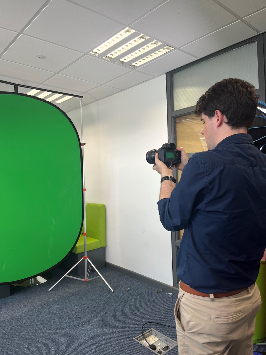MotivProduction's tweet photo. It's been a busy day here at #Motiv HQ! 📸

It's #teampicture day! We're planning a few exciting internal #projects (which will be shared soon... 👀) so what better way to kick these off than with some team pictures!

So who looks better, Paul, Justin, or Animal? 😜 https://t.co/Pfb6R5pwRw