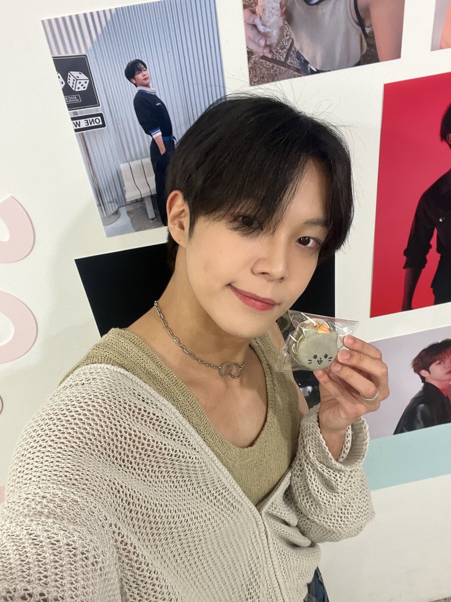 by_verivery's tweet photo. [#동헌]

 베러들과 함께하는 생일💜🤍 특별한 이벤트 준비한 만큼 재미있게 즐겨주셨으면 좋겠어요👏 혹시 너무 바쁘고 멀어서 못 와도 해외에 있는 베러뜰도 마음 잘 받았어요😍 허니야 다섯살 축하🤸‍♀️ https://t.co/pMd8nas62Q