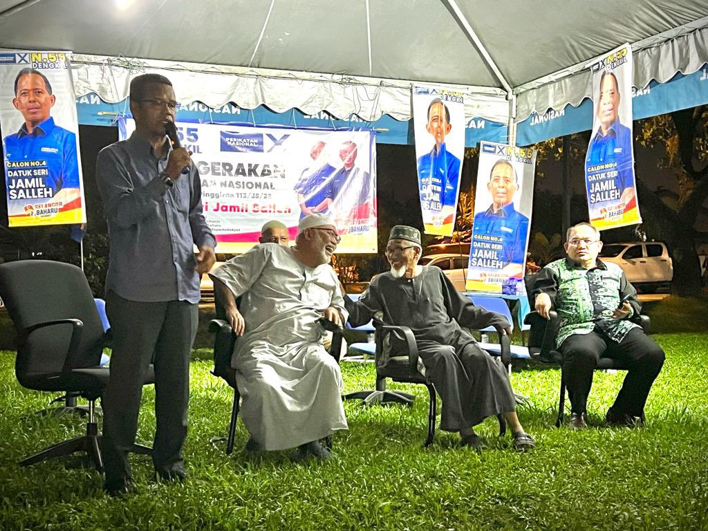 zinmohamed's tweet photo. Turun berkempen bersama calon N.55 Dengkil mewakili Perikatan Nasional dalam Pilihanraya Negeri Selangor ke-15, Dato’ Seri Jamil Salleh dan mantan YDP PAS Sepang, Ir. Mohd Haslin Hassan di PDM Desa Pinggiran Putra. 

#SelangorBaharu #KeluarMengundi #zinmohamed #pomselangor #PNbest #bangsasupermajoriti