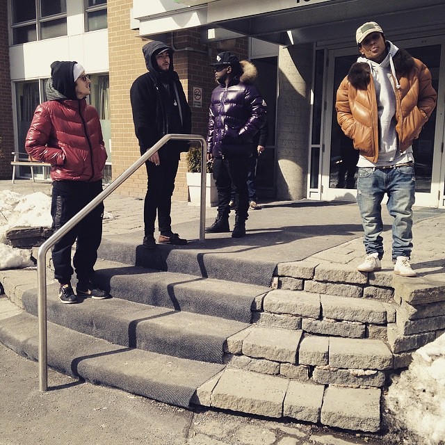 21/03/2015 <a href="/ateyaba111/">Ateyaba</a> et son équipe devant le Théâtre Fairmount où il performera le soir même