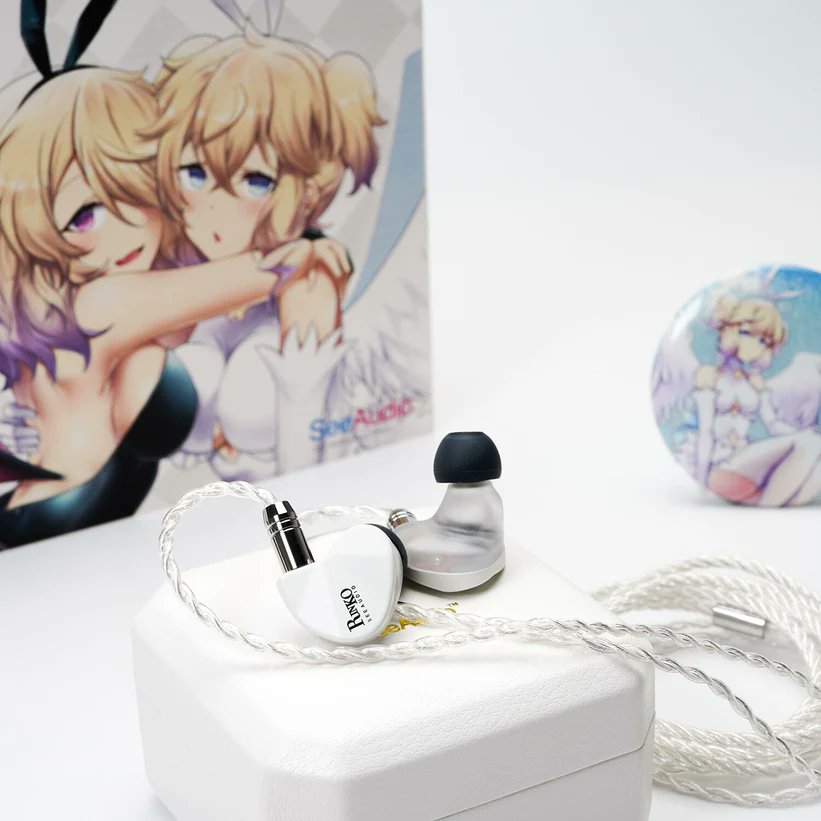 Zeospantera's tweet image. So the ANGEL White version of RINKO is OUT!! 
..and HIFIgo is giving away 3 pairs if you. 

What you have to do :::
1. Follow HiFiGo Amazon amazon.com/hifigo/
2. Follow HiFiGo twitter @HiFiGoAudio 
3. RT this post 

They will select three winners at random. Good Luck!