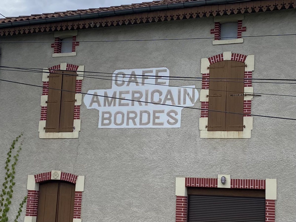 phraynaud11's tweet image. Entre Comminges et Couserans, à Castagnède #couserans #comminges #anciencommerce #enseignevintage @GDeleur