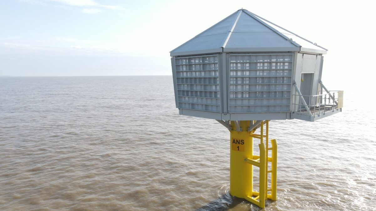ECOWind_UK's tweet photo. In an industry first, artificial nesting platforms have been constructed near an #OffshoreWind farm, designed to house vulnerable #birds. Hornsea 3 is the first UK offshore wind project to specifically require ecological compensation. Read more 👉 https://t.co/ZMZAXt9e5x https://t.co/NtkoonuIf0