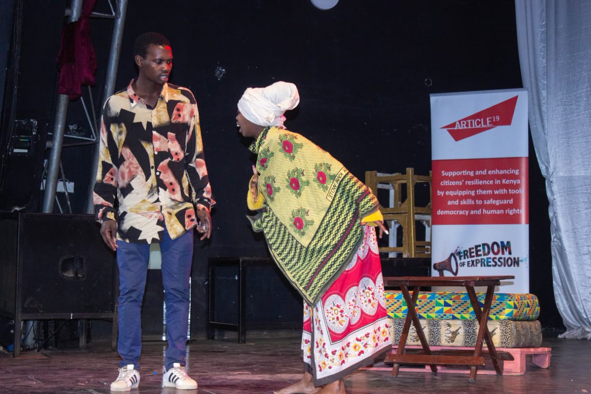 peopletheatre1's tweet image. We did a powerful and informative performance on the right to protest #FreeToProtest during the &quot; A day of Expression&quot; Workshop Hosted by @article19eafric and @SarakasiTrust .Usanii Ni Kioo Cha Jamii. #Theatre4Change 
@bonifacemwangi @siasaplace @DavisTafari01 @Minookyaa