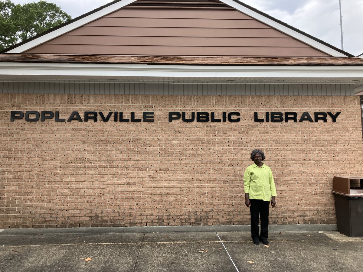 MSLibraryComm's tweet photo. #MLCOnTheMove! Ruth recently visited the Poplarville Public Library, part of the Pearl River County Library System. They're decked out for this year's #SLP theme: #AllTogetherNow. Looking good, Poplarville! 👍 #MSLibraries #LibraryLife https://t.co/KHietQt5hd