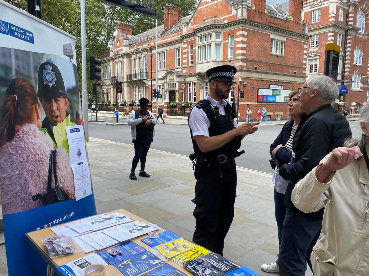 MPSStanley's tweet photo. Chelsea safer neighbourhood officers were out on Kings Road earlier today 
holding a crime prevention stand lots of information &amp; advice given 
We will be back there again on Tuesday 15th August, do come &amp; see us https://t.co/MT9gtMMH7S