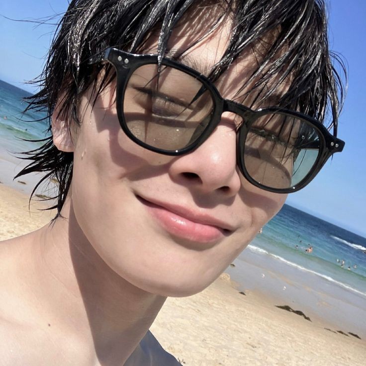 agaruvie's tweet photo. Hello! I'm Zellie and I'm looking for interactive moots.

— she/her 15 filo
— old acc but new to #stantwt &amp; #kpoptwt
— preferably blinks, stay and once moots 
— any fandom is welcome 

↻ / ♡ to be moots, i need freinds. https://t.co/hMahIM60me