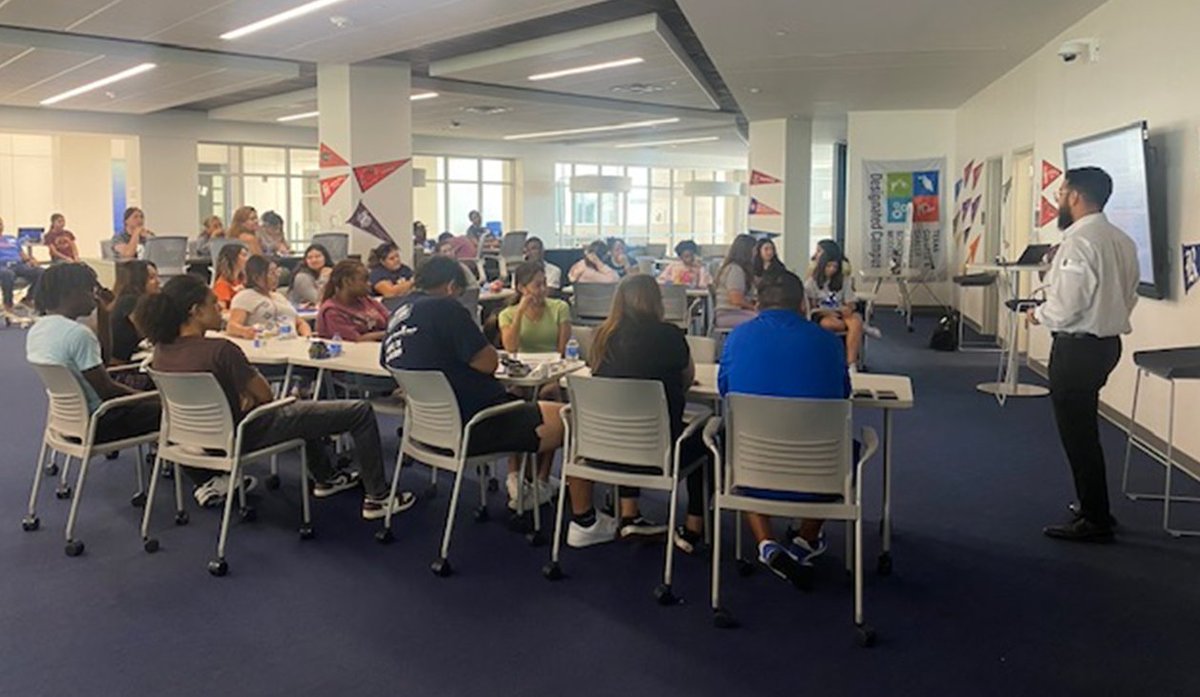 c/o 2024 representing!! Last day of our "Gearing Up for Senior Year" summer camp and we had a full house!! Learning how to become a Sam Houston State Bearkat!
<a href="/SheldonISD/">Sheldon ISD</a> <a href="/ECHS_SheldonISD/">Sheldon ECHS</a>
<a href="/KingHSPanthers/">CE King High School</a> <a href="/SISD_CCC/">C. E. King High School College & Career Center</a>
