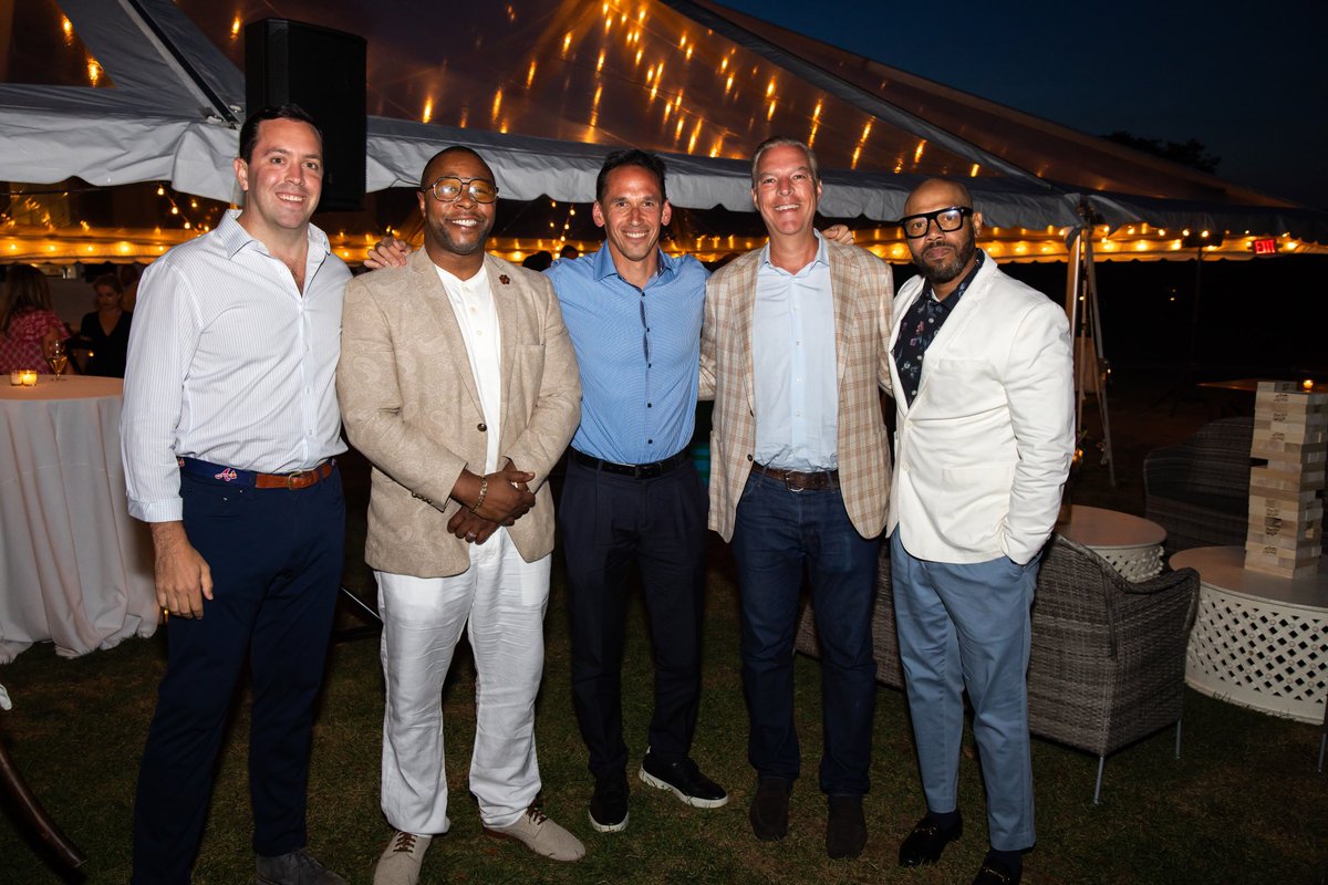 ChicagoCred's tweet photo. Curtis Toler joined influential leaders at the SALA Series to discuss anti-gun violence efforts and criminal justice reform. His perspective on reducing gun violence in Chicago was valuable. The panel also explored challenges and efforts towards a more just system. #SALASeries https://t.co/nuAt24Z2SU