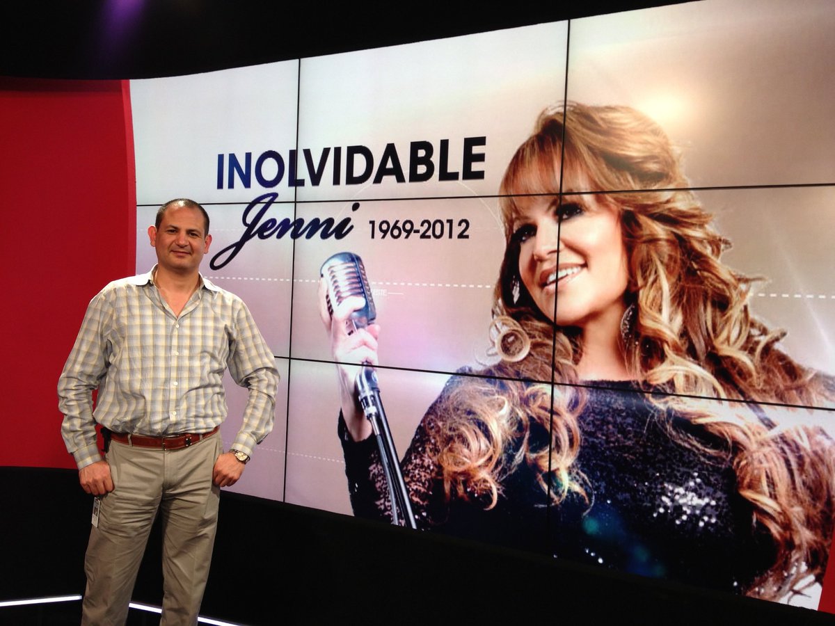 pacoharo's tweet photo. #Tbt #TBT2023 #ThrowbackThursday #Throwback #today #RussiaIsCollapsing #AEWDynamite #earthquake #latino #plazamexico #gay #maduros #madurosgay #weho #party #mundofox #fox #kairo #jennirivera https://t.co/ug6PvESKsH