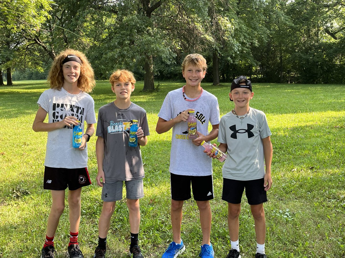 runpjhs's tweet photo. The annual water 💦 balloon 🎈toss had some drama towards the end of competition…

But we can safely say Cam and Ollie are the champs with Lane and Easton being the runners up!

#XCSeason2023 https://t.co/NsDDhrcHHK