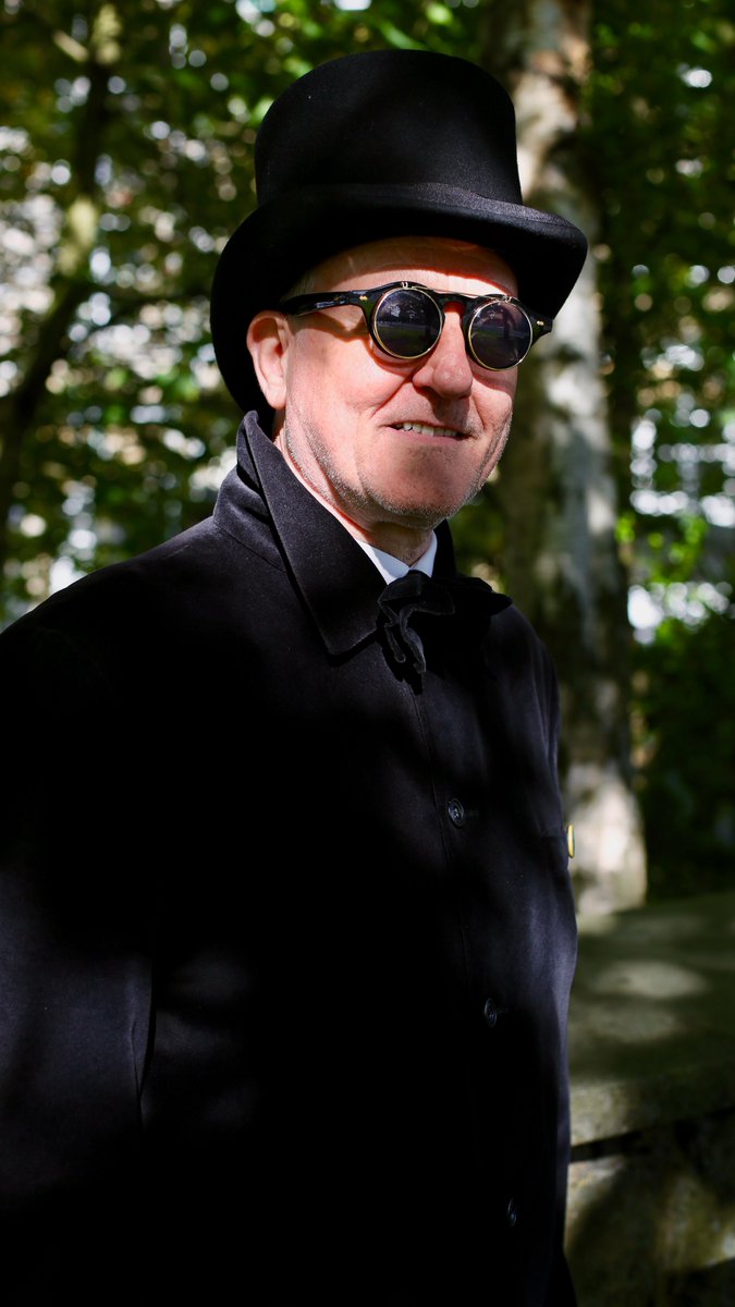 burnleyfest's tweet image. Make sure to watch out for members of &apos;The Chimneys&apos; along the towpath. We can&apos;t say more now, but we&apos;ll need your help to defeat them on Festival day!

#TowpathExplorers #WeaversQuest
@teamMPA  @Superslowway @CanalRiverTrust @FGW1784 #BrilliantBurnley