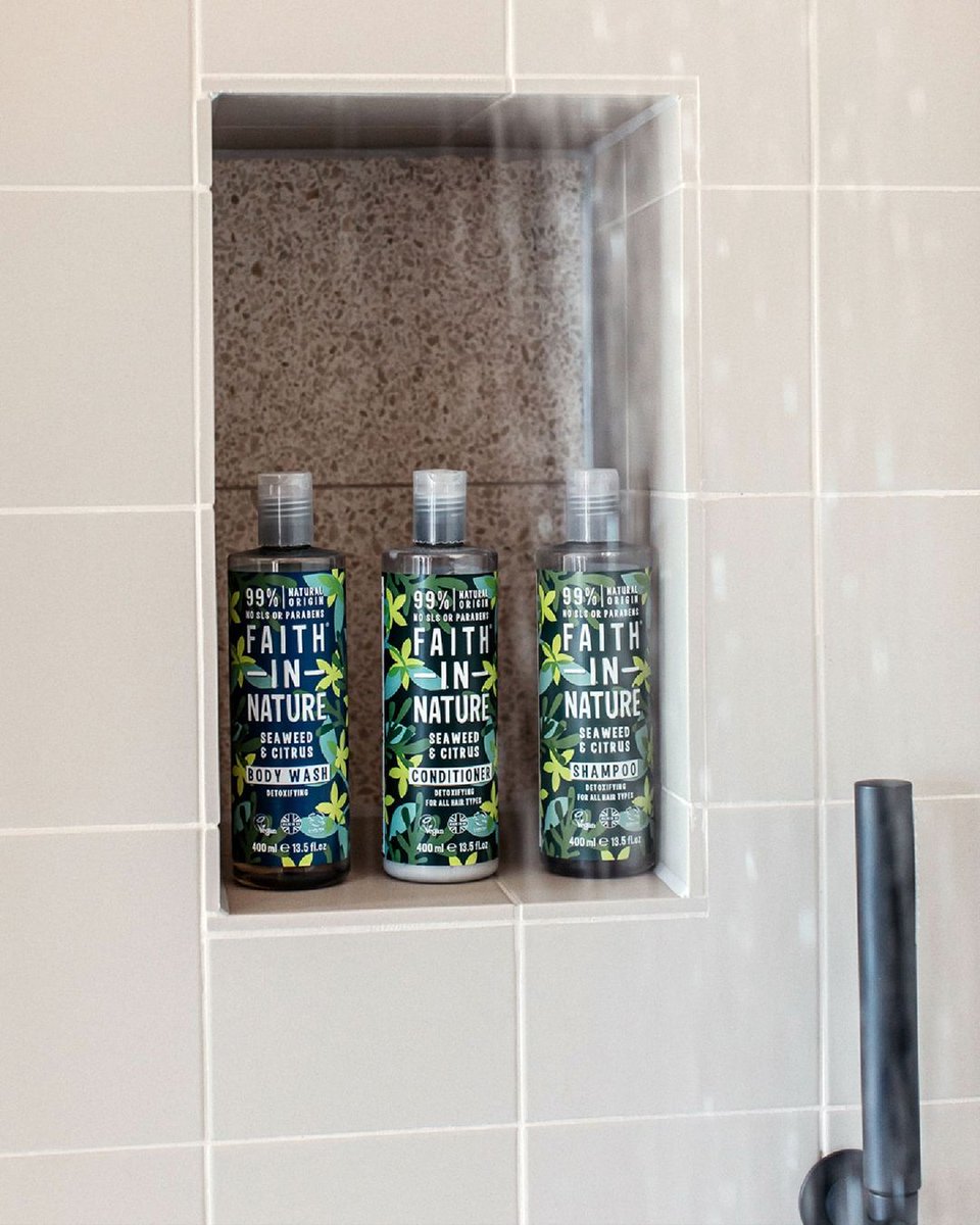 approvedvitamin's tweet photo. Seaweed &amp; Citrus Body Wash blends the antioxidant qualities of wild harvested seaweed together with aromatic lemon to refresh the senses 

Use Code: SOCIAL10
For 10% OFF

🌱Shop Now👇
https://t.co/G3CcrMduJ1 https://t.co/5XqZX9nDv8