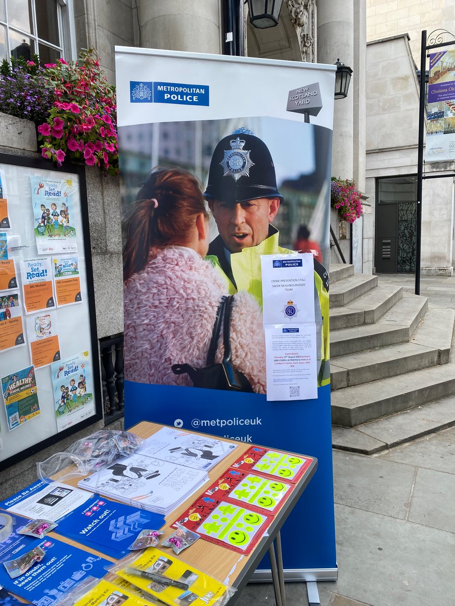 MPSStanley's tweet photo. Chelsea safer neighbourhood officers were out on Kings Road earlier today 
holding a crime prevention stand lots of information &amp; advice given 
We will be back there again on Tuesday 15th August, do come &amp; see us https://t.co/MT9gtMMH7S