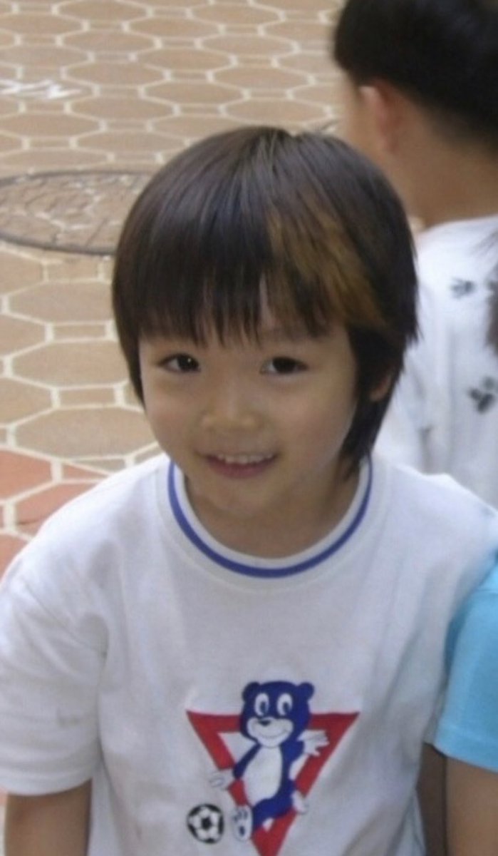 WHY IS HE SO CUTE!!!!