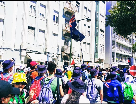 QuieroserMD's tweet photo. Esperando a ver al Papa Francisco , en Lisboa https://t.co/KSyjAjd7lP