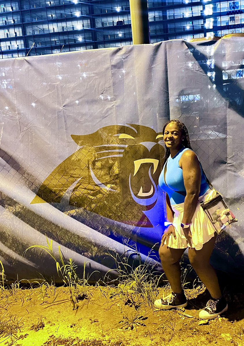 ThickHerCurves_'s tweet photo. I showed my ass last night 😂 but I had a ball! #PanthersFanFest #KeepPounding https://t.co/q1Z63bn45K