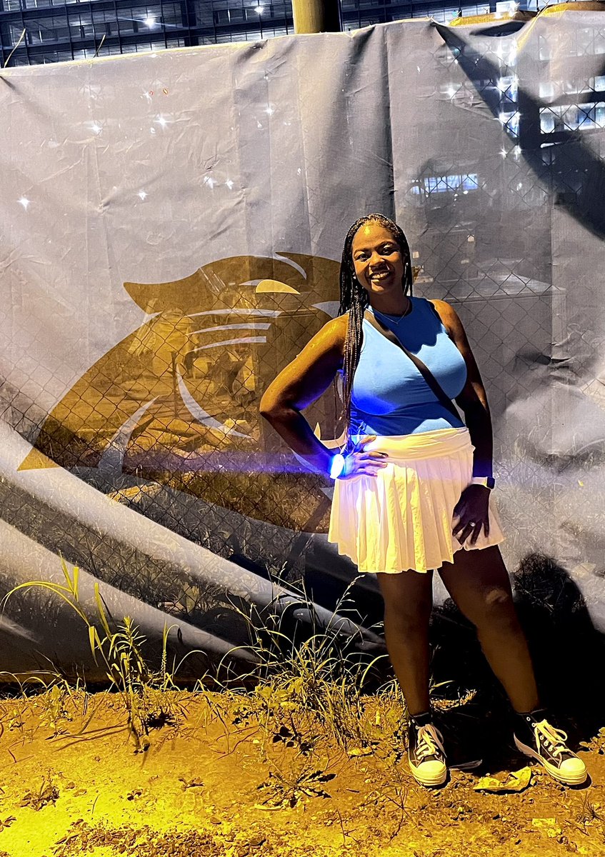 ThickHerCurves_'s tweet photo. I showed my ass last night 😂 but I had a ball! #PanthersFanFest #KeepPounding https://t.co/q1Z63bn45K