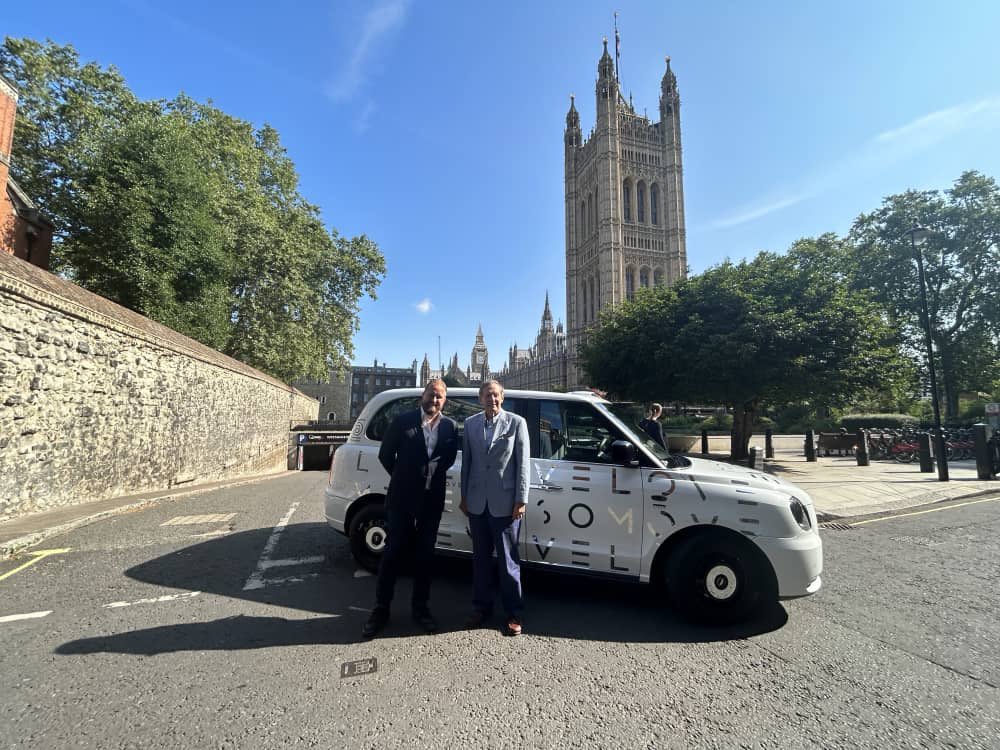 ukinalgeria tweet picture