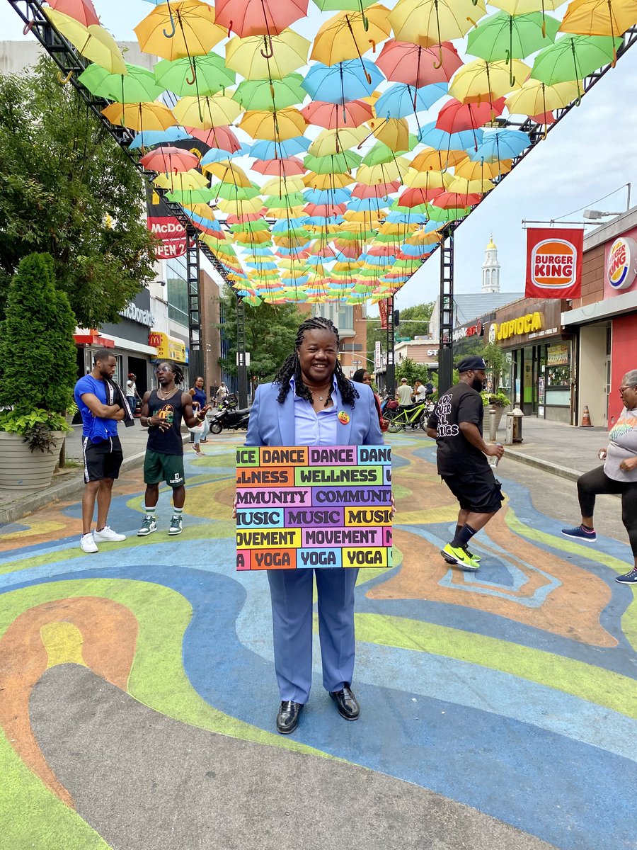 BKBPReynoso's tweet photo. Start your Thursday off with some MOVEMENT!

Deputy Borough President @RevKimC is breaking it down to some Caribbean beats with @caribBEING @thejunctionbid @humana — and you can too!

FREE every Thursday 11am-12pm at Hillel Plaza — check it out! https://t.co/LcgxIjn1zW