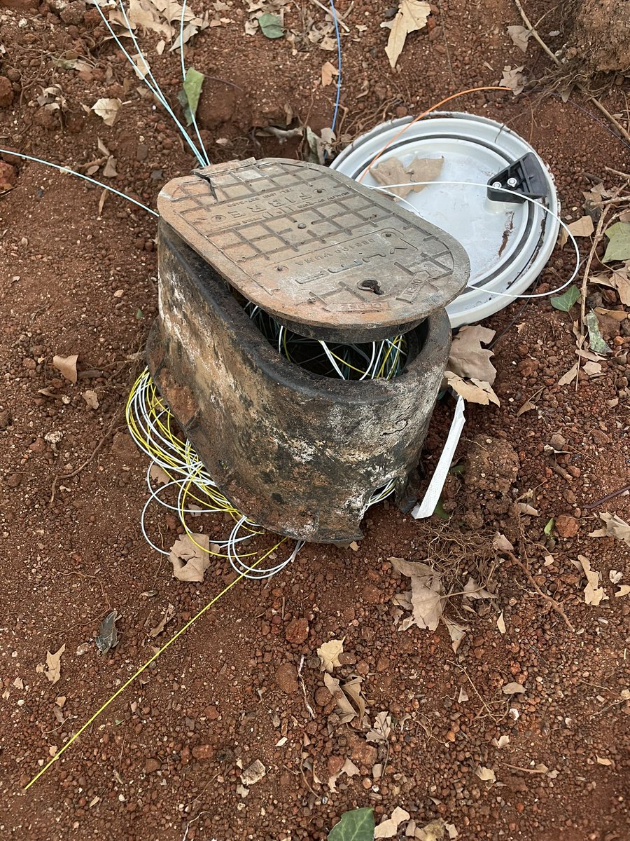 werjvv's tweet photo. @vumatel It has not been restored. This is what it looks like outside my house at the moment… https://t.co/FdeeiKPSlg