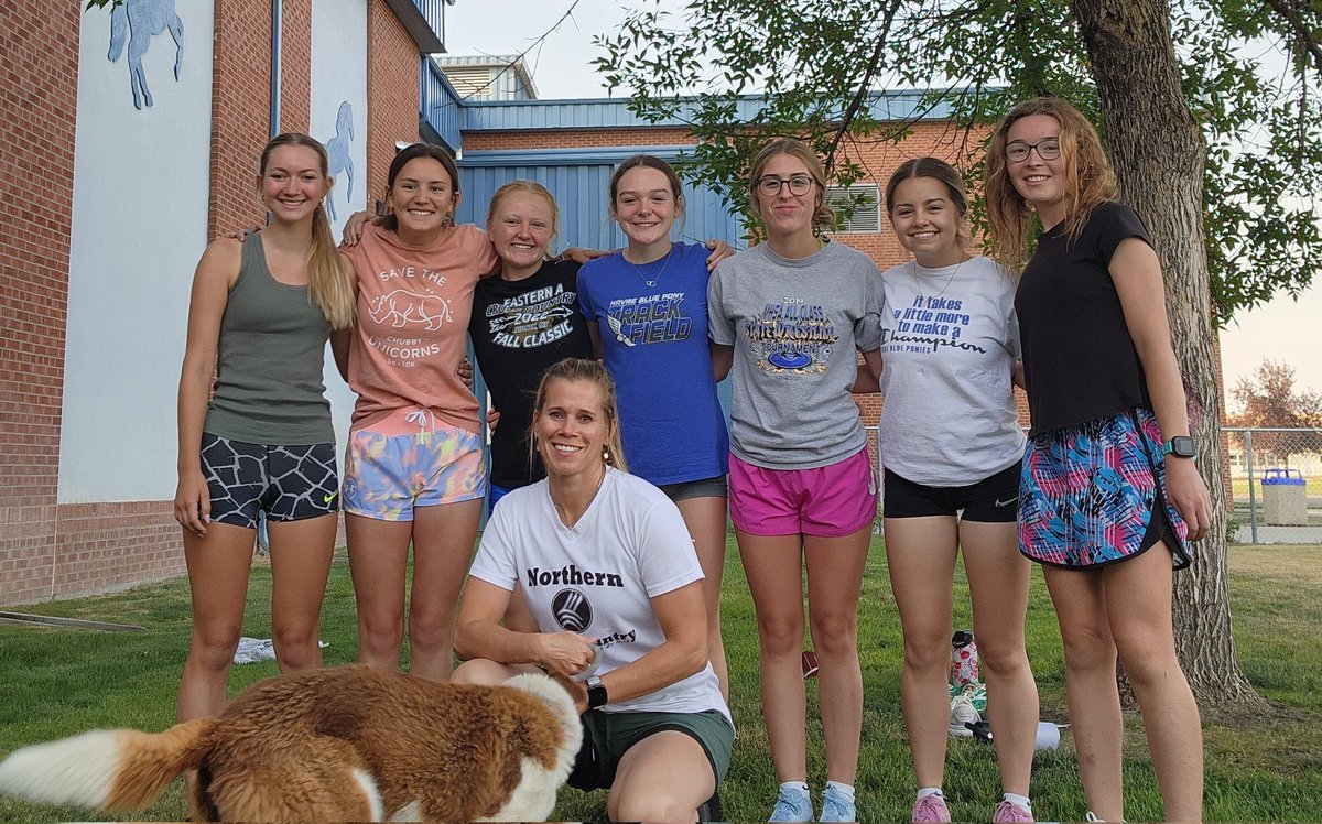 iTeachPonies's tweet photo. My kind of people. I have a feeling about this BPXC season. It's going to be a good one.  It's a good day to be a Blue Pony. #runners #BPXC #funrun #highschoolxc https://t.co/3JMVyjX4TF