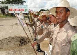 Ejército Juvenil del trabajo fuerza imprescindible del desarrollo económico y productivo de #Cuba. A Raúl Castro Ruz su fundador, a los que formaron parte de sus filas,  a los continuadores. Felicidades por estos 50 años junto al pueblo y los que vendrán. #ConTodosLaVictoria