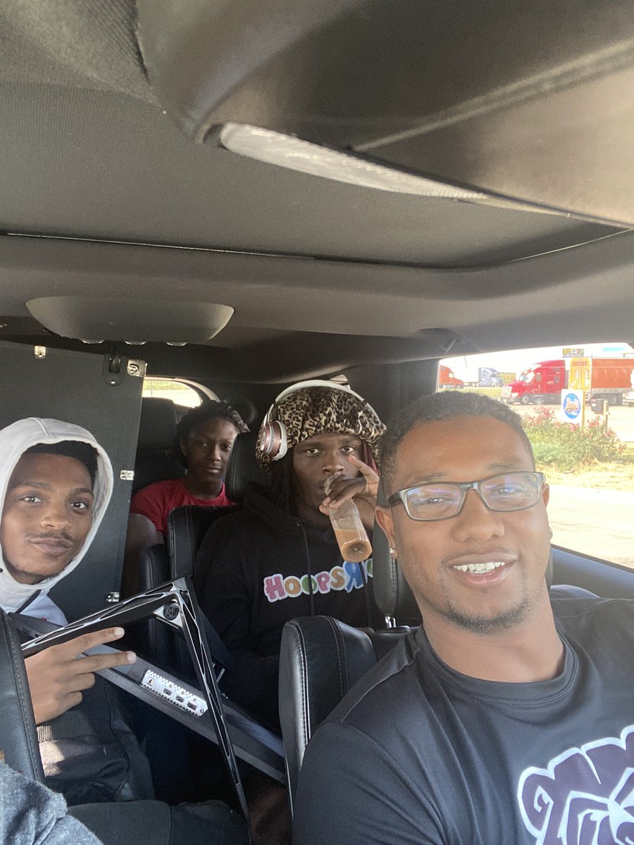 j8nathen's tweet photo. On my way…
#Family
#McPhersonBound https://t.co/F8oDXUwaoO