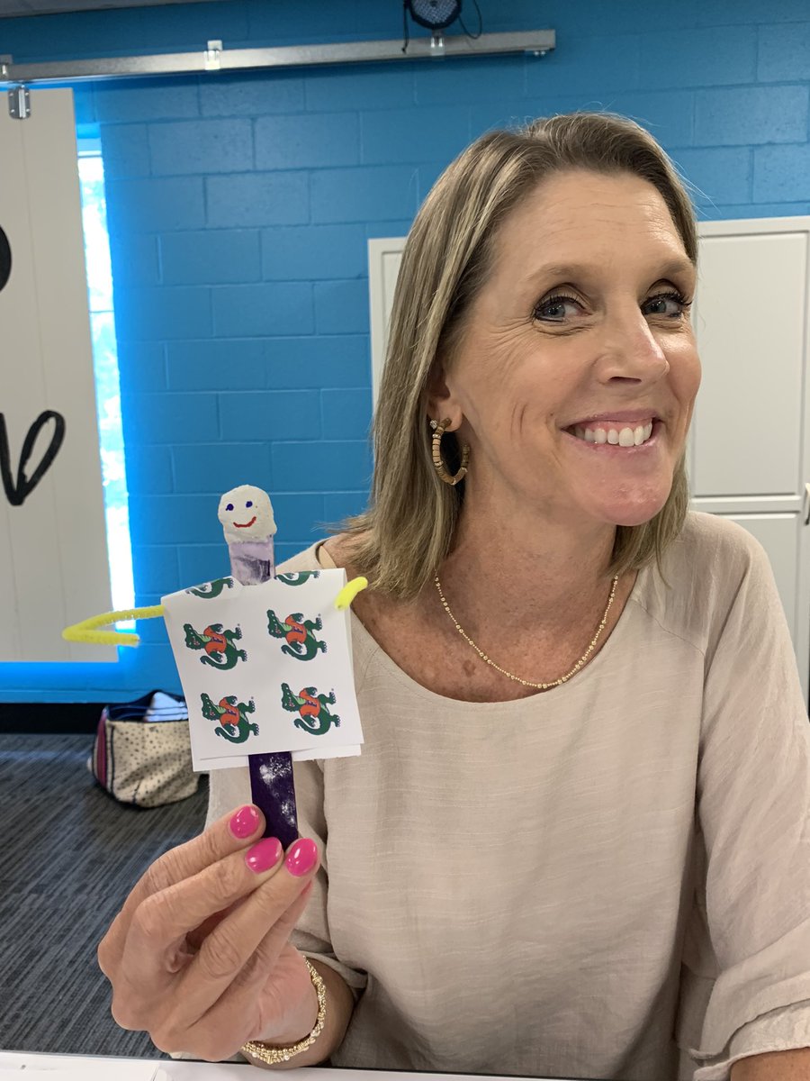 RedavidDeb's tweet image. Great session with Meg on integrating art into our Target classrooms! Lots of great ideas! Thank you! @CobbAlp @VaughanRockets #lovetothinkhere #SOARon