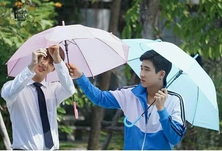 บังเอิญที่เป็นครั้งแรกที่เราได้รู้จักแต่เต็มใจรักเธอตั้งแต่วันนั้นเป็นต้นมา บังเอิญรัก เอ้พีท &amp;เพิร์ธเซ้นต์ จะอยูในใจและความทรงจำของเราตลอดไป🖤❤️🤟
#บังเอิญคิดถึงบังเอิญรัก
#LBCseriesHappy5thanniversary
#PerthSaintSation 
#TRIGON
Thxpic 🙏🏽