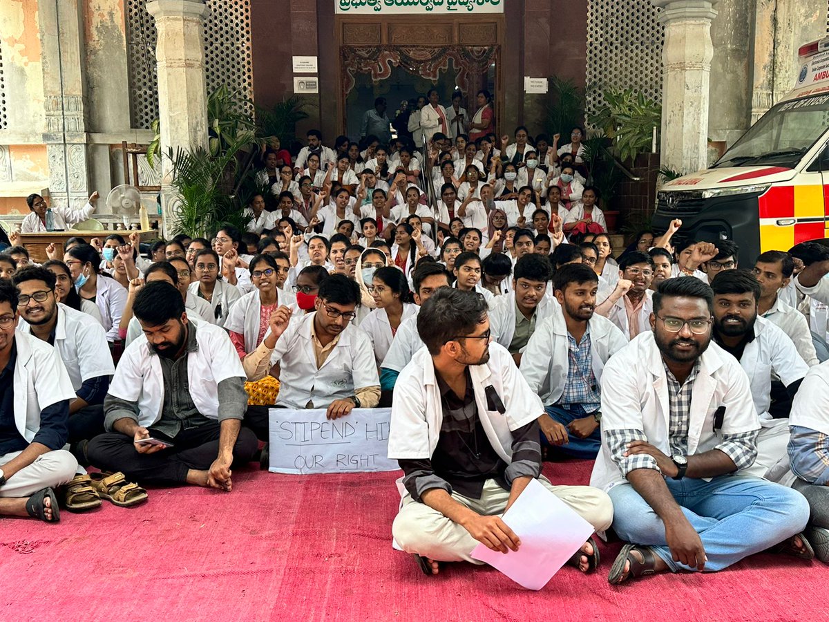 Drsrinivas9999's tweet photo. @BRSHarish #Ayushstipendhike Since the formation of Telangana state there was no increase of stipends for AYUSH Graduates and Postgraduates, we have waited for almost 10 years, it's time for the government to look into the future of AYUSH System in Telangana. https://t.co/OgaHLULSYB