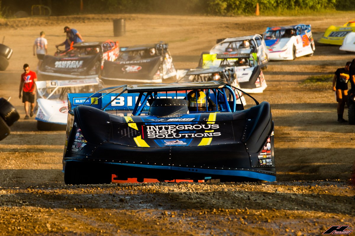 PaylorMotorsprt's tweet photo. Tim McCreadie &amp; the Paylor Motorsports team are getting ready for the stretch run on the @lucasdirt tour &amp; will take the upcoming August 4-5 weekend off. Our next event will be the North/South 100 opener a week from today - Thursday, August 10 - at @FlorenceSpdwy in Union, KY. 🤘 https://t.co/cME9Zf6YLU
