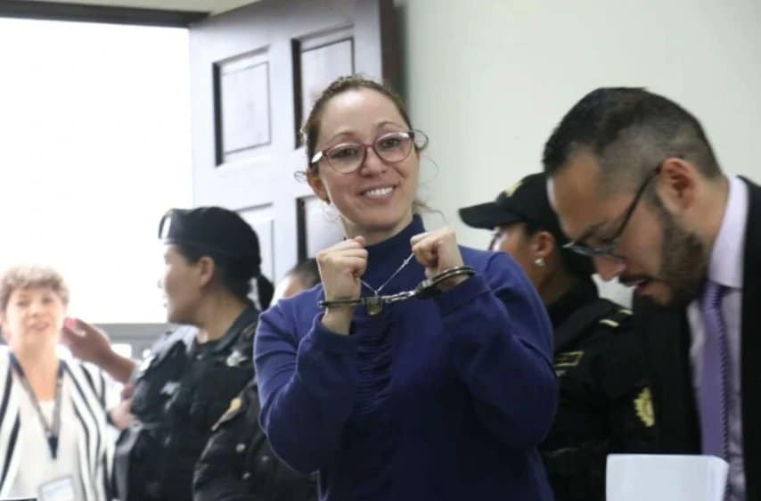 BernardoCaal2's tweet image. Mensaje urgente para Luis Almagro de la OEA, de visita en Guatemala:
Usted que visita nuestro país para constatar violación de Derechos Humanos, lo invito a que pueda visitar a José Rubén Zamora, Virginia Laparra, y a los campesinos Jorge Coc Coc, Marcelino Xol, y a Misael Sen;