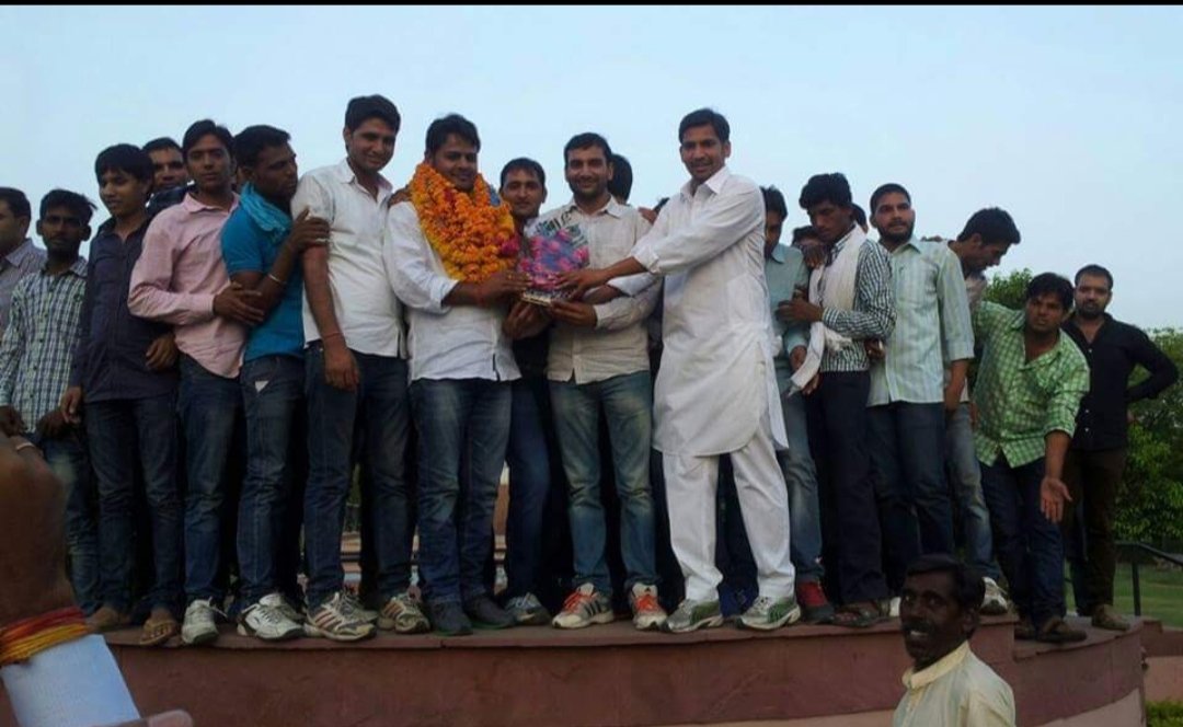 DrBLBhahada's tweet photo. परम मित्र भाई #डॉ_रामगोपाल_सेपट जी (सहायक निदेशक, सांख्यिकी एंव परिवहन विभाग, राजस्थान सरकार) को जन्मदिवस की हार्दिक बधाई एंव शुभकामनाएं। 
जन्मदिवस के शुभ अवसर पर में आपके उत्तम स्वास्थ्य, दीर्घायु व उज्ज्वल भविष्य की कामना करता हूँ।
@drsepat https://t.co/QgO8JrqcDj