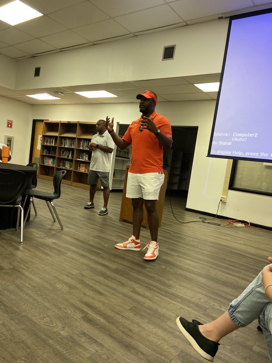 CoachACCarter's tweet photo. It’s nothing like HOME🫲🏾🫲🏾🫲🏾 I would like to shout out our players for spending time at Nims Middle School today serving our community🫲🏾🫲🏾🫲🏾 #FAMUly #TruLocal2502💚🧡 https://t.co/sClt5NnW5O