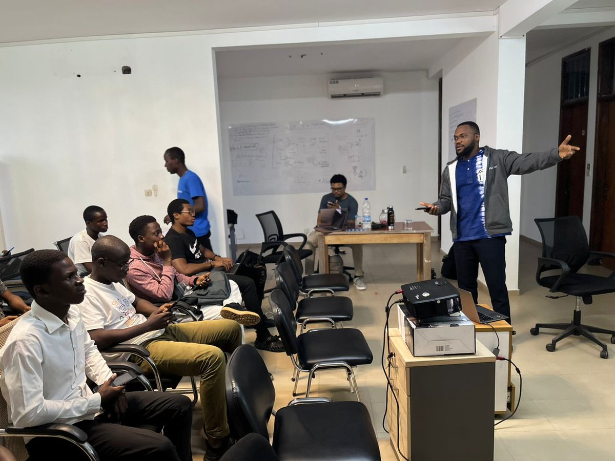 enthusiastDev's tweet image. Hi👋 
As part of my Google Developer Expert activities, I had the opportunity and honor to travel to Abidjan for Google IO Extended held on July 8, where I gave a talk on enhanced objects with Operator in Dart. 
Looking forward to contributing to the growth of the tech community.