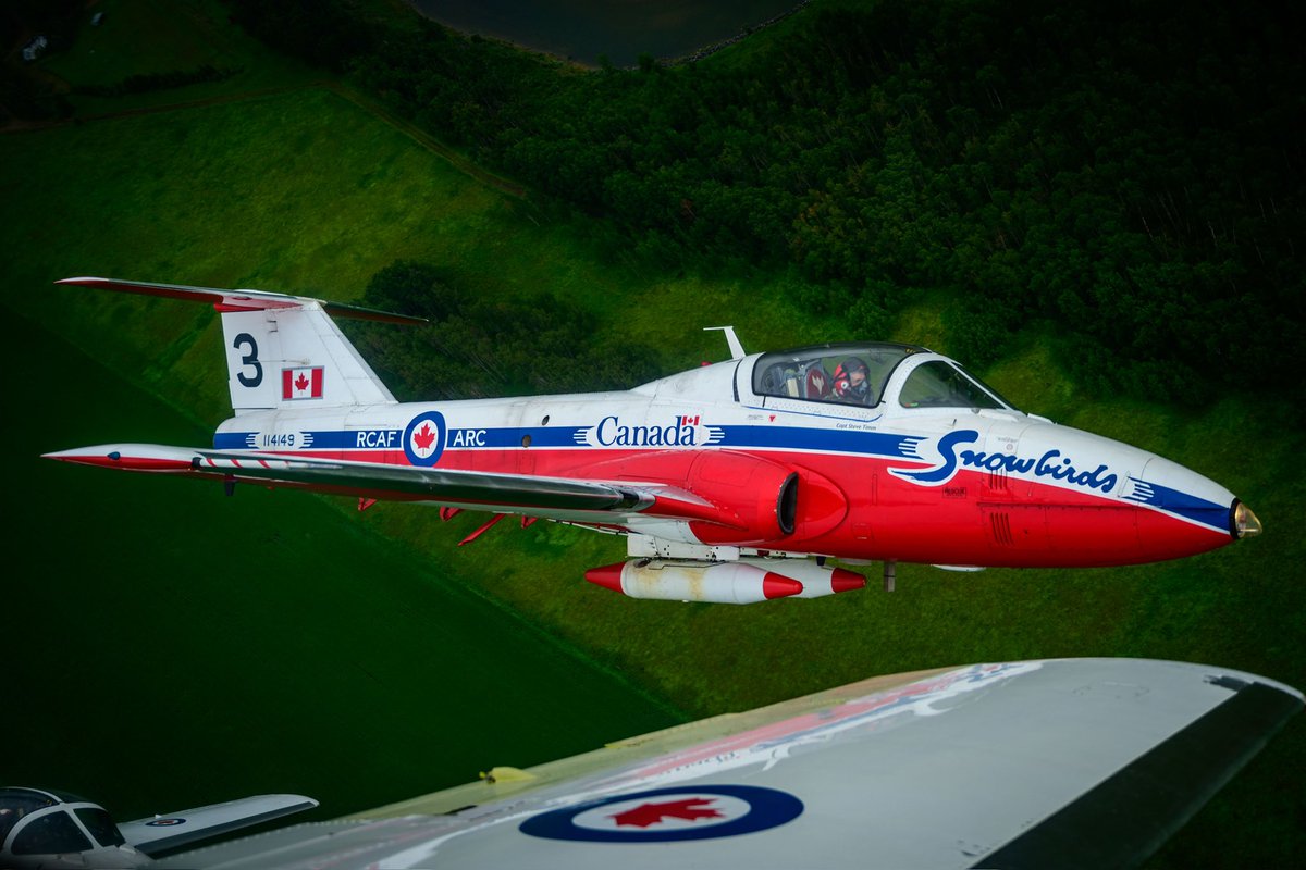 SnowbirdsFC's tweet image. Les yeux au ciel #Camrose, #Edmonton, #SturgeonCounty, #Namao ! Vos Snowbirds des Forces canadiennes survoleront bientôt ! L'équipe quittera l'aéroport international d'Edmonton peu après 10 h ce matin (3 Août 23) ! @1CMBG @3CDSG @Cityofcamrose @cityofedmonton @thebvj